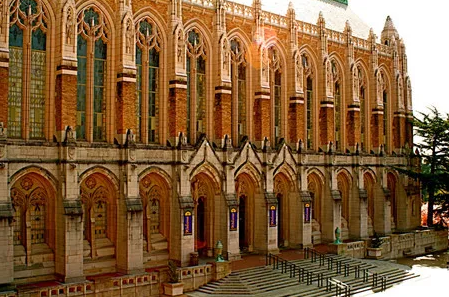 盤(pán)點(diǎn)全球最像哈利波特中魔法學(xué)?；舾裎执某潜さ?6所大學(xué)