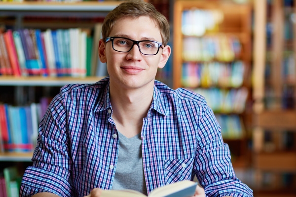 英國就業(yè)率排行榜出爐：曼徹斯特大學(xué)連續(xù)三年蟬聯(lián)全英第一的戰(zhàn)績被打破